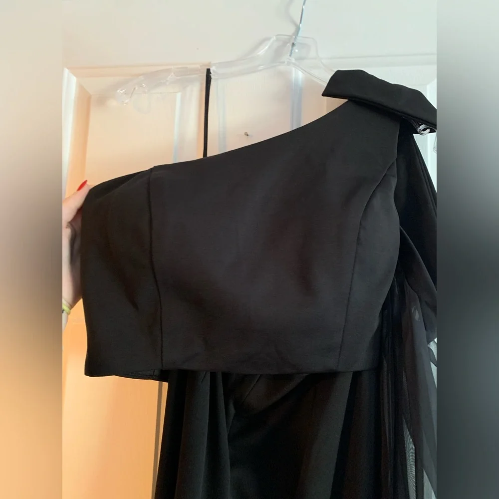 Black flared pants with black half-sleeved cropped top - Picture 3 of 4